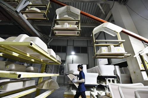 河北省唐山市丰南区是我国北方重要的陶瓷制品生产基地.近年来,丰